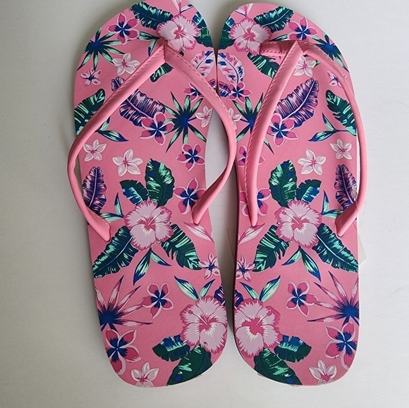 SLIPPERS 4 for $20 (NEW) - Picture 3 of 5